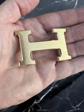 HERMES 32mm Brushed Gold H Belt Buckle with Dust Bag (excellent)